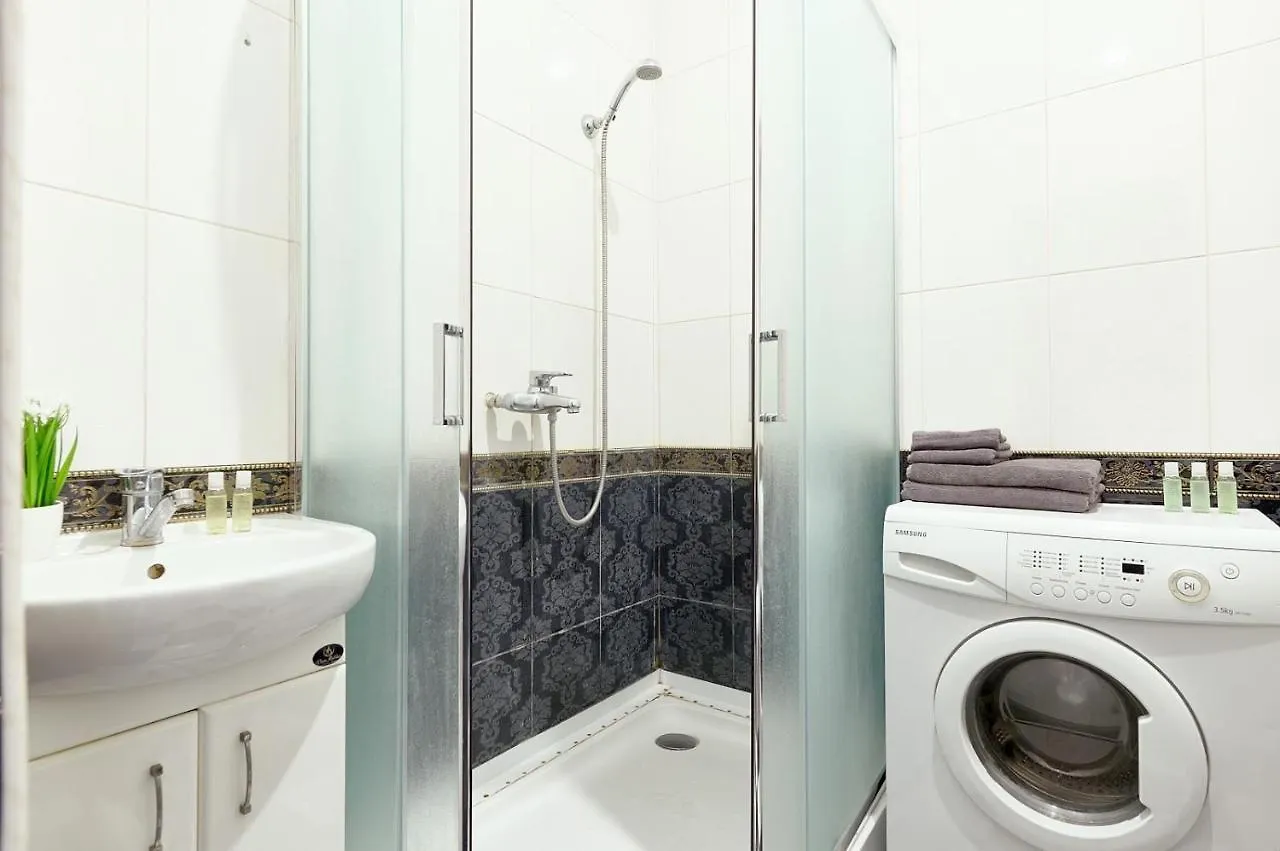 Ferienwohnung Две Комнаты - Две Кровати Улица Бассейная 12 Метро Дворец Спорта Рядом Крещатик Kiew