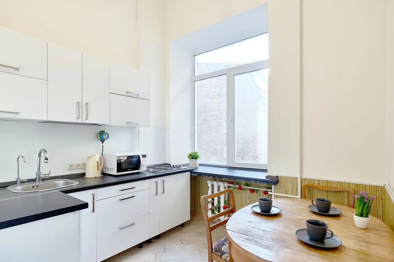 Ferienwohnung Две Комнаты - Две Кровати Улица Бассейная 12 Метро Дворец Спорта Рядом Крещатик Kiew Apartment
